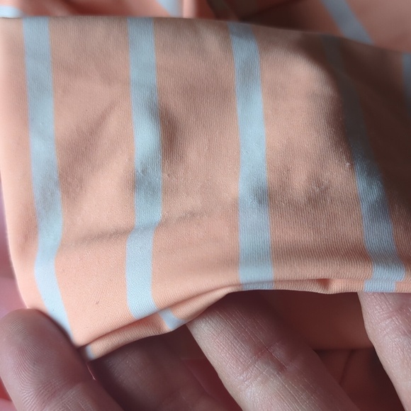 Quintsoul Crop Rashguard Size SMALL Peach Pink And White NWOT* - Picture 8 of 8